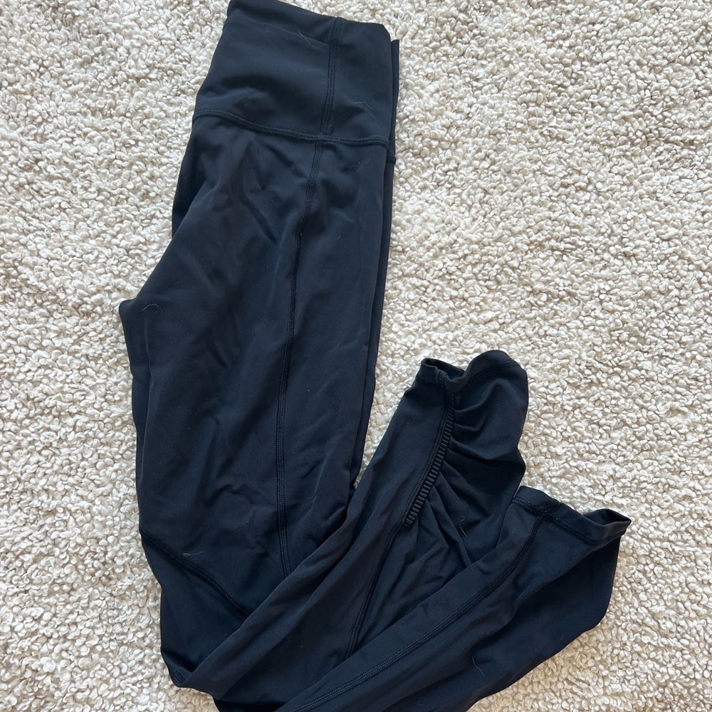 COPY - Size 4 black lululemon leggings